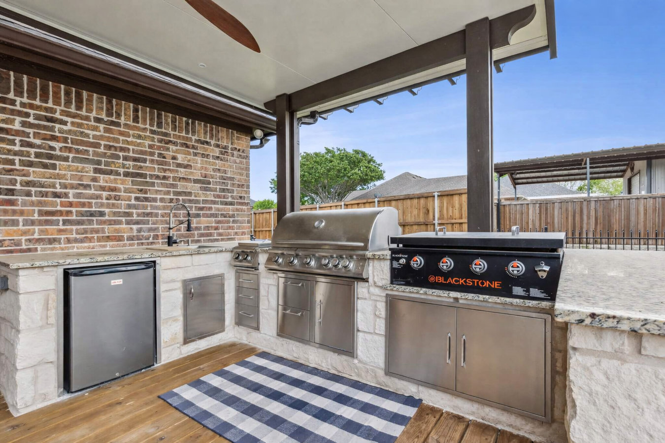 Outdoor kitchen masonry